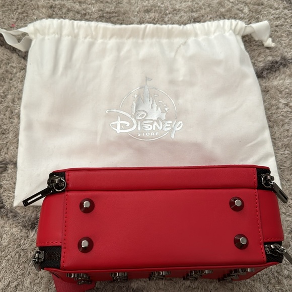 Structured mickey mouse purse from the Disney Store - NO STRAP - Picture 6 of 6